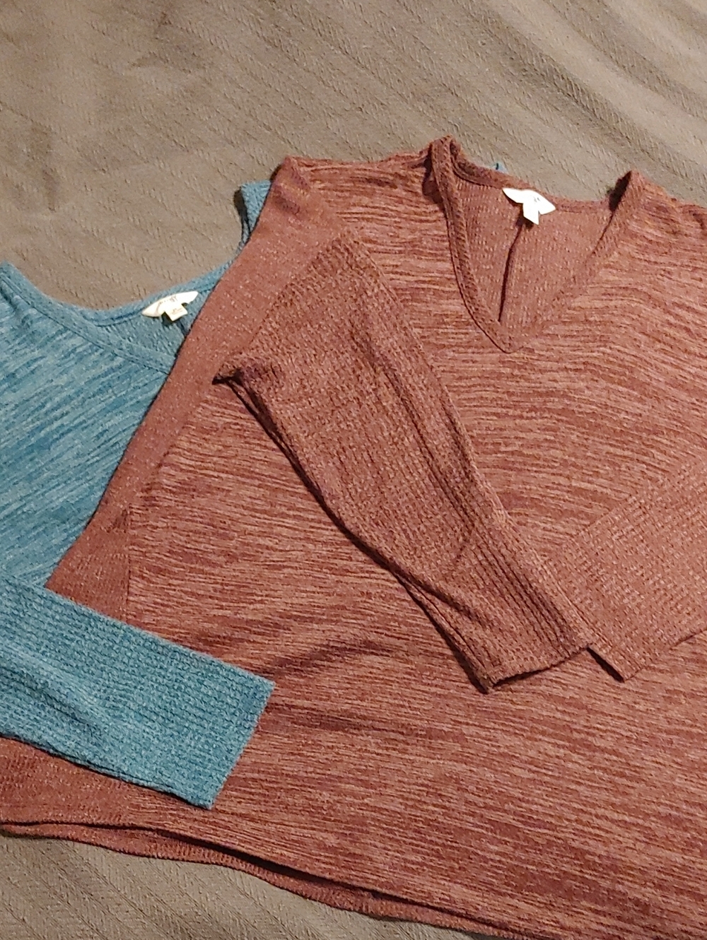 Terra & Sky 2 Women's V-Neck Lightweight Pullover Tops Sz 2X Cabincore Cozy